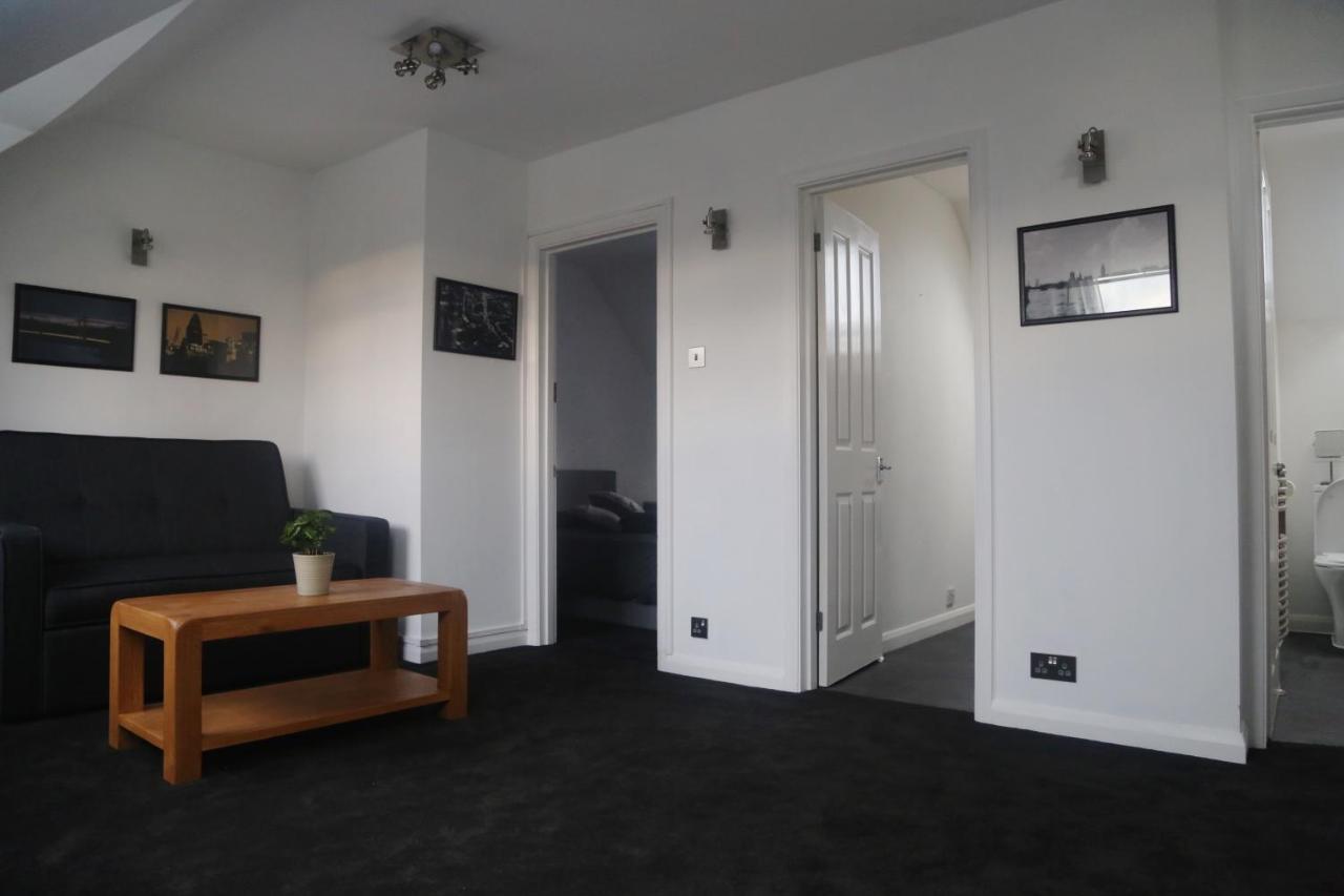 One-Bedroom Flat In Cheam Village المظهر الخارجي الصورة